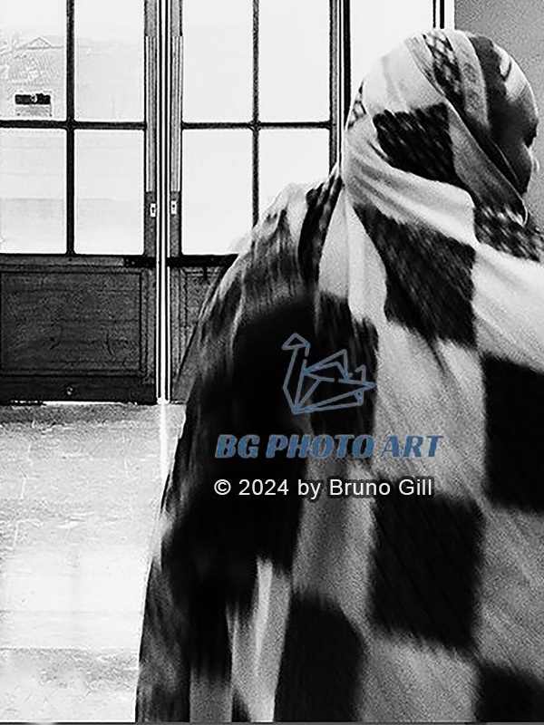 GEOMETRY ON  WAITING ROOM